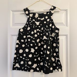 Theory black and white top. Like new. Black and white pattern. Size 6